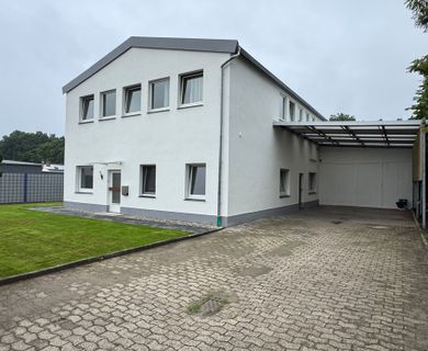 Von innen und von außen frisch renovierter Gewerbestandort – Ideale Anbindung