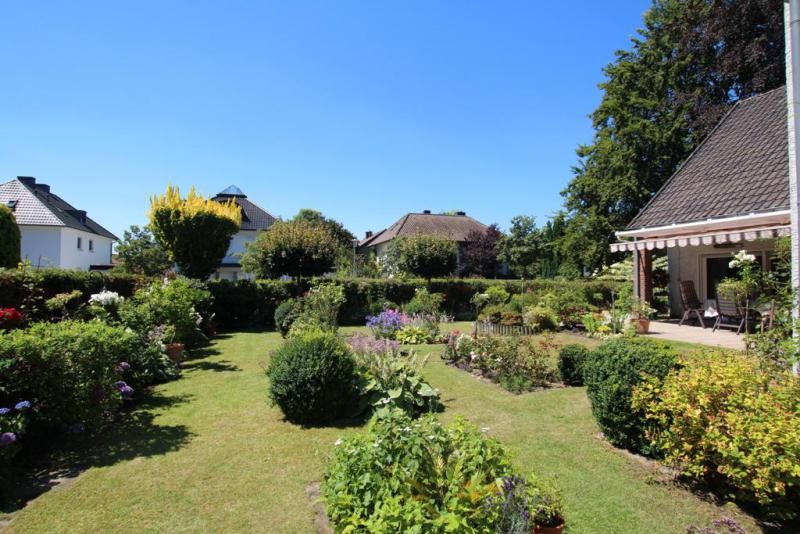 Großes Gartengrundstück